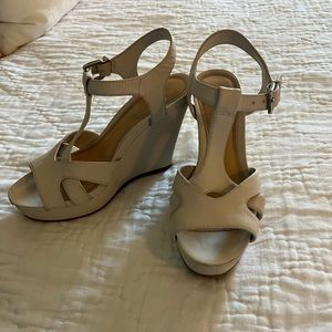 GB white wedges